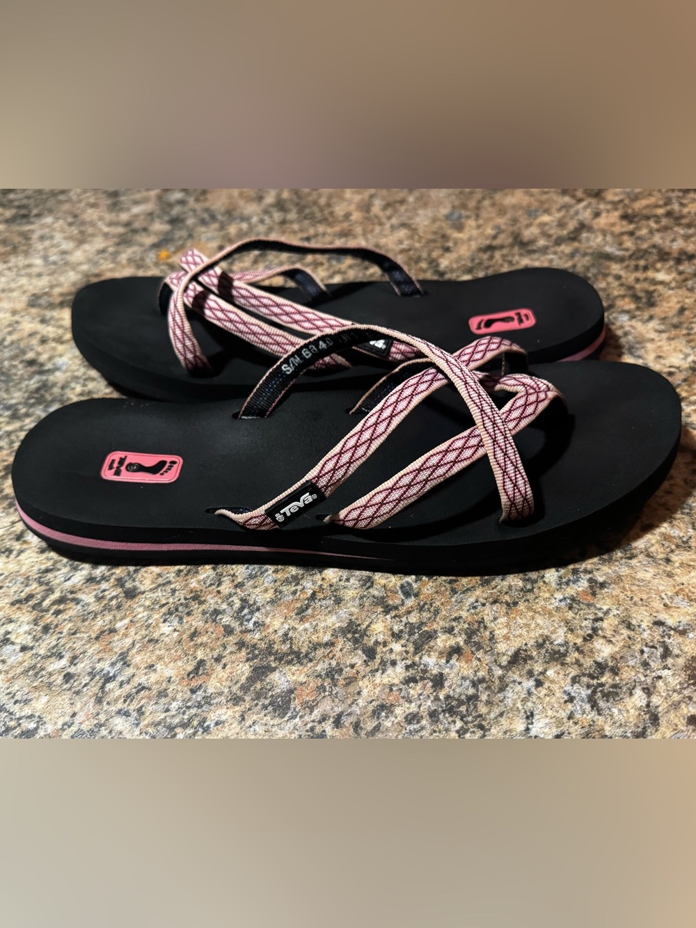 Teva Olowahu Pink Woman’s Size 11 Strappy Criss-Cross Flip Flop Sandals Shoes